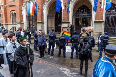 Protest podczas pochodu profesorów UJ. Przeciwko indoktrynacji - zdjęcie 3
