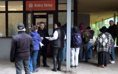 Tu nie płaci się złotówkami. Pierwszy w Krakowie sklep socjalny - zdjęcie 19