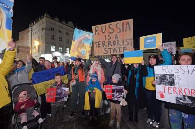 Wieczorny protest Ukraińców. "Rosja to państwo terrorystyczne" - zdjęcie 11
