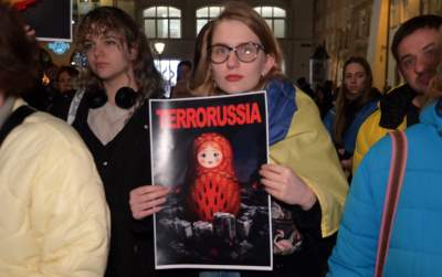 Wieczorny protest Ukraińców. "Rosja to państwo terrorystyczne" - zdjęcie 7