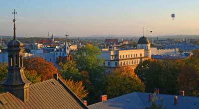 Zmierzch nad dachami Krakowa. Piękna jesień w mieście - zdjęcie 19