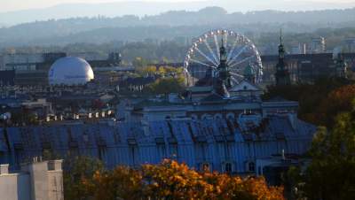 Zmierzch nad dachami Krakowa. Piękna jesień w mieście - zdjęcie 3