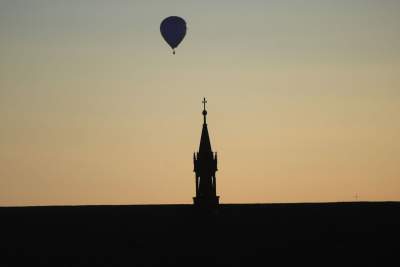 Zmierzch nad dachami Krakowa. Piękna jesień w mieście - zdjęcie 12
