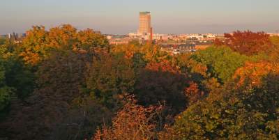 Zmierzch nad dachami Krakowa. Piękna jesień w mieście - zdjęcie 20
