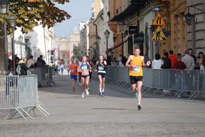 Jesienne bieganie w Krakowie, czyli 8. Cracovia Półmaraton Królewski - zdjęcie 19