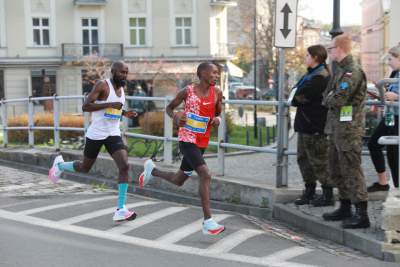 Jesienne bieganie w Krakowie, czyli 8. Cracovia Półmaraton Królewski - zdjęcie 2