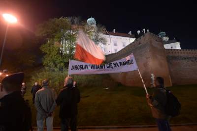 Zderzenie dwóch pikiet pod Wawelem: antypisowskiej i zwolenników władzy - zdjęcie 4