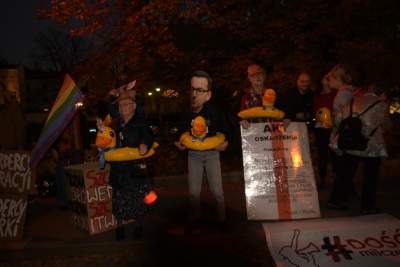 Zderzenie dwóch pikiet pod Wawelem: antypisowskiej i zwolenników władzy - zdjęcie 18