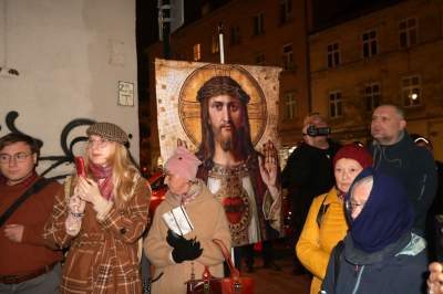 "Publiczny różaniec o odnowę moralną narodu polskiego" - zdjęcie 11