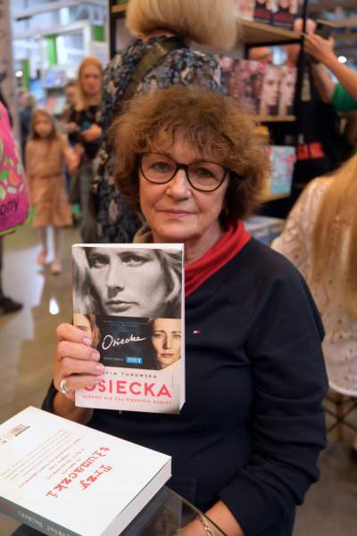 Gwiazdy dopisały na Targach Książki, rozpoznajecie tych autorów? - zdjęcie 1