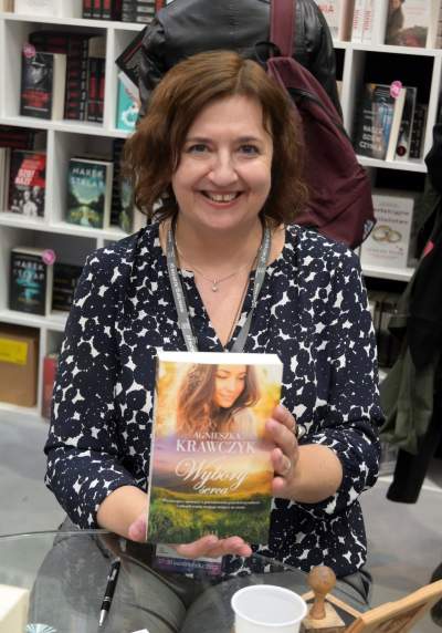 Gwiazdy dopisały na Targach Książki, rozpoznajecie tych autorów? - zdjęcie 17