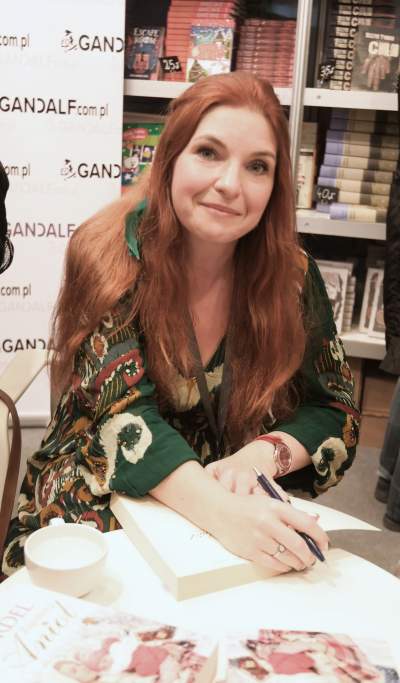 Gwiazdy dopisały na Targach Książki, rozpoznajecie tych autorów? - zdjęcie 13