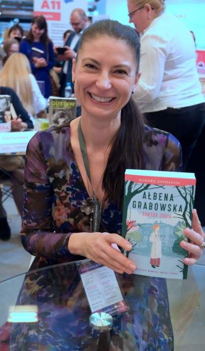 Gwiazdy dopisały na Targach Książki, rozpoznajecie tych autorów? - zdjęcie 4