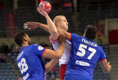 "Dotykaj delikatnie, bezszelestnie ciepłem palców..." Ręczna w obiektywie - zdjęcie 13