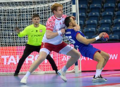 "Dotykaj delikatnie, bezszelestnie ciepłem palców..." Ręczna w obiektywie - zdjęcie 6