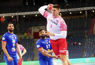 "Dotykaj delikatnie, bezszelestnie ciepłem palców..." Ręczna w obiektywie - zdjęcie 14