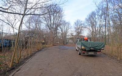 Park odzyskany przez miasto, ostatnie porządki przed otwarciem - zdjęcie 12