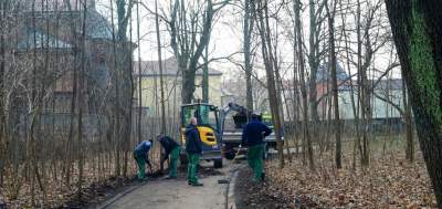 Park odzyskany przez miasto, ostatnie porządki przed otwarciem - zdjęcie 1