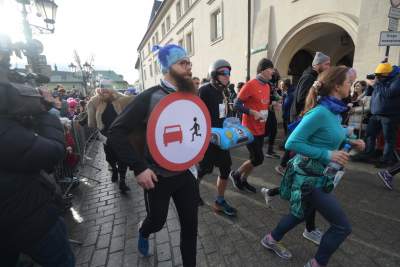 Biegiem do Nowego Roku, tu liczył się strój zawodników... - zdjęcie 8