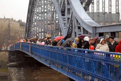 Na tym moście wiele się działo, były sceny radosne, ale i dramatyczne - zdjęcie 19