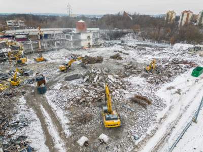 Co powstanie w tej wielkiej dziurze? Inwestor obiecuje, że zadba o zieleń - zdjęcie 2