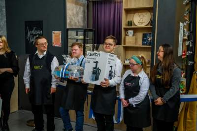 Jedyna kawiarnia prowadzona przez osoby z zespołem Downa świętuje - zdjęcie 18