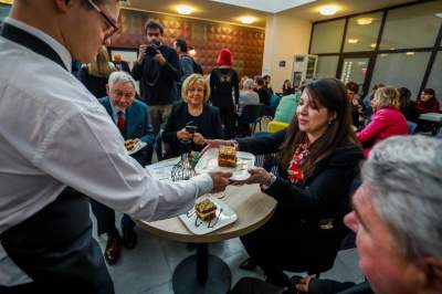 Jedyna kawiarnia prowadzona przez osoby z zespołem Downa świętuje - zdjęcie 24