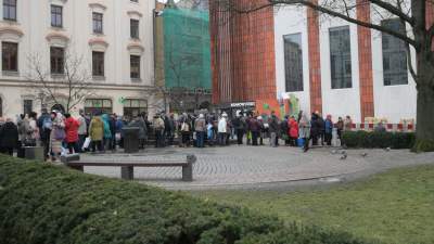 Tłumy pod magistratem. 1000 budek rozeszło się błyskawicznie - zdjęcie 13