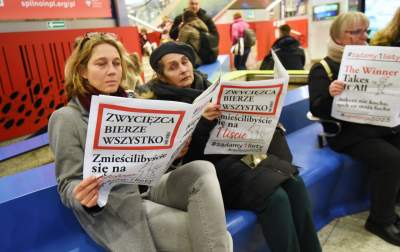 Brak kompromisu - premia dla PiS-u, flash mob na Dworcu Głównym - zdjęcie 21