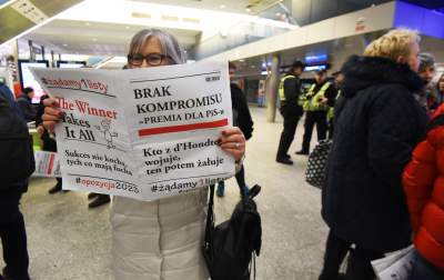 Brak kompromisu - premia dla PiS-u, flash mob na Dworcu Głównym - zdjęcie 17