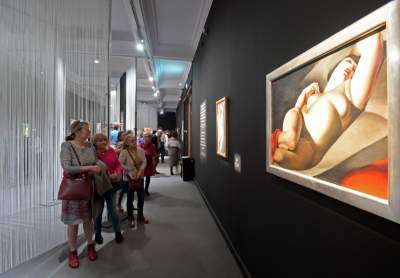 Ostatnie dni wystawy prac Tamary Łempickiej, tłumy w Muzeum - zdjęcie 11