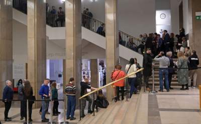 Ostatnie dni wystawy prac Tamary Łempickiej, tłumy w Muzeum - zdjęcie 10