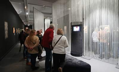 Ostatnie dni wystawy prac Tamary Łempickiej, tłumy w Muzeum - zdjęcie 21