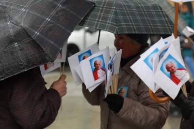 Obrońcy Jana Pawła II przeszli przez Kraków, fot. Jan Graczyński - zdjęcie 16