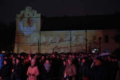Mapping na Franciszkańskiej i czuwanie pod oknem papieskim - zdjęcie 10