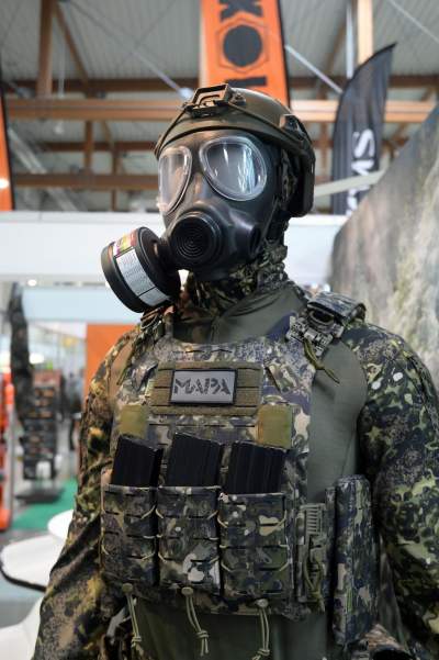 Prawie jak na targach zbrojeniowych, broni do wyboru i koloru - zdjęcie 6