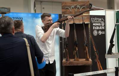 Prawie jak na targach zbrojeniowych, broni do wyboru i koloru - zdjęcie 7