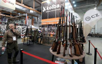 Prawie jak na targach zbrojeniowych, broni do wyboru i koloru - zdjęcie 3