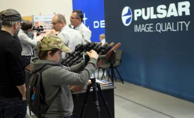 Prawie jak na targach zbrojeniowych, broni do wyboru i koloru - zdjęcie 8