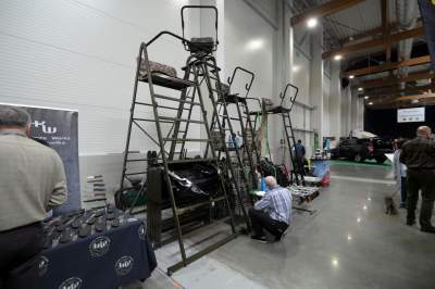 Prawie jak na targach zbrojeniowych, broni do wyboru i koloru - zdjęcie 13