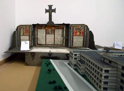 Odzyskane siłą muzealia, część uszkodzonych przez żerujące owady - zdjęcie 18