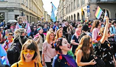 Tęczowy Kraków pokazał moc: Marsz Równości przeszedł przez miasto - zdjęcie 44