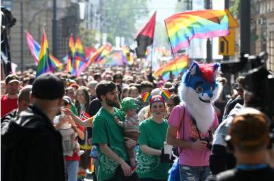 Tęczowy Kraków pokazał moc: Marsz Równości przeszedł przez miasto - zdjęcie 31
