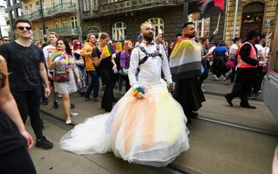 Tęczowy Kraków pokazał moc: Marsz Równości przeszedł przez miasto - zdjęcie 35