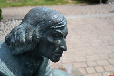 Kopernik na kampusie UJ. "Można obok niego usiąść, pogłaskać go" - zdjęcie 15