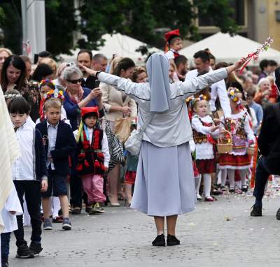 Sacrum-profanum, centralna procesja Bożego Ciała w Krakowie AD 2023 - zdjęcie 37