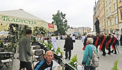 Sacrum-profanum, centralna procesja Bożego Ciała w Krakowie AD 2023 - zdjęcie 28