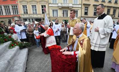 Sacrum-profanum, centralna procesja Bożego Ciała w Krakowie AD 2023 - zdjęcie 34