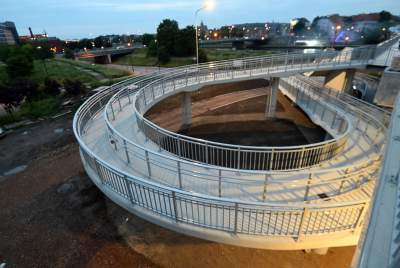 Imponująca nowa przeprawa kolejowa na Wiśle, jest też kładka pieszo-rowerowa - zdjęcie 42