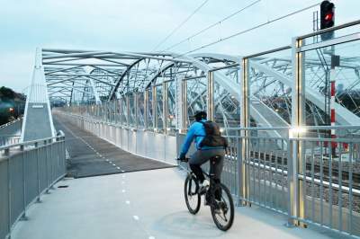 Imponująca nowa przeprawa kolejowa na Wiśle, jest też kładka pieszo-rowerowa - zdjęcie 41